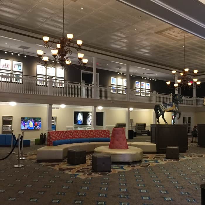 Hotel breakers lobby