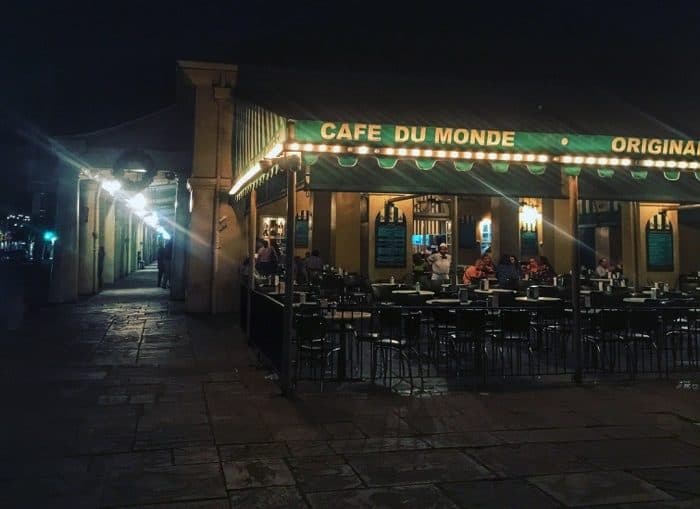 Cafe Dumonde New Orleans e1513731806641