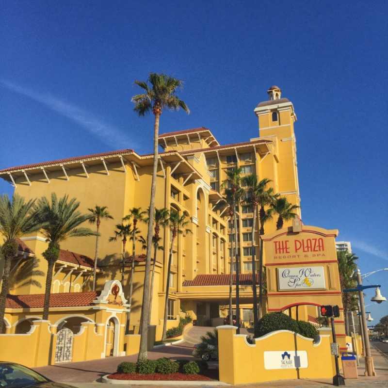 Benefits of Staying at the Plaza Resort & Spa in Daytona Beach
