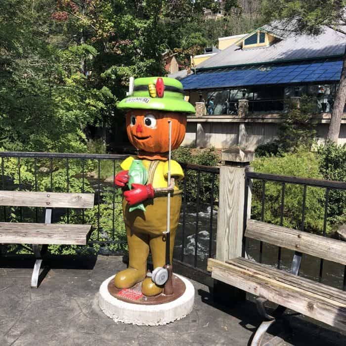 fisherman pumpkin statue in Gatlinburg 