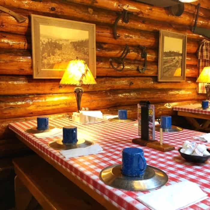 log cabin decor at Paul Bunyan’s Northwoods Cook Shanty