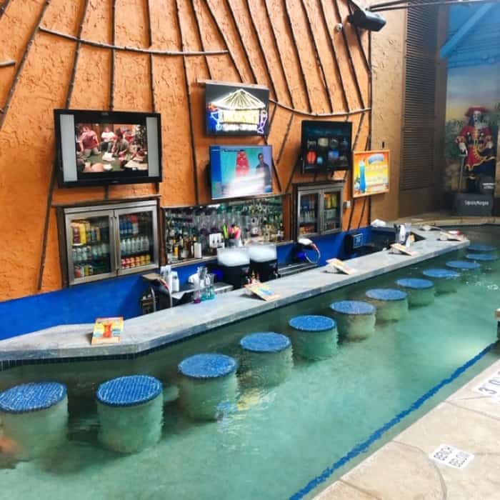 swim up bar Kalahari Resorts