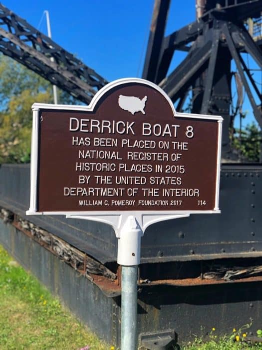 Derrick Boat 8 sign