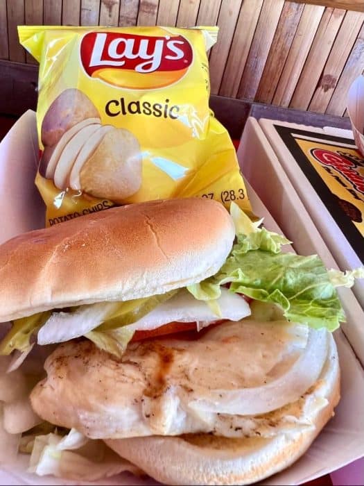 grilled chicken sandwich with chips