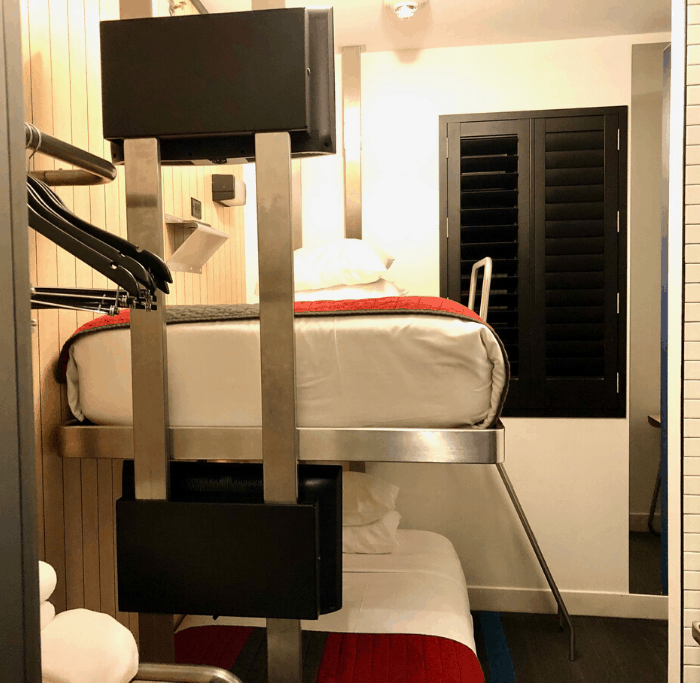 The mini bunk room at the Pod in NYC