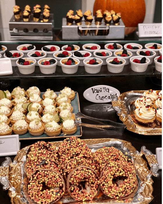 desserts at the Four Seasons Hotel Iriving Texas e1577811272513