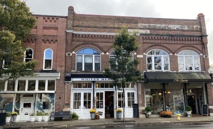 shops in historic downtown Franklin TN
