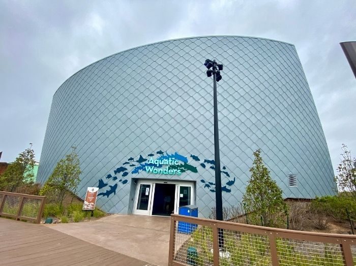 indoor exhibit at Mississippi Aquarium in Gulfport, MS