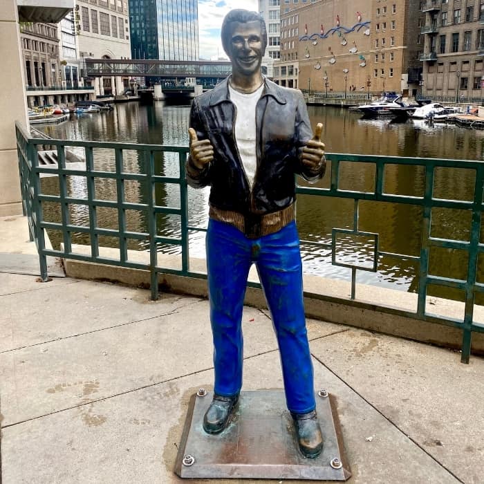 Bronz Fonze statue in Milwaukee