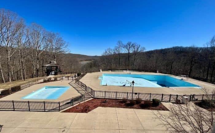 outdoor pools at Shawnee Lodge