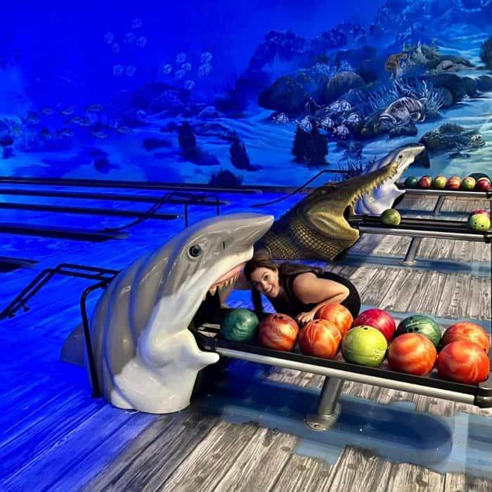 shark and alligator Ocean themed bowling ball racks 