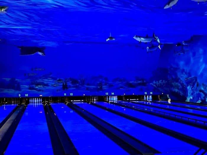 underwater ocean themed bowling in Florida