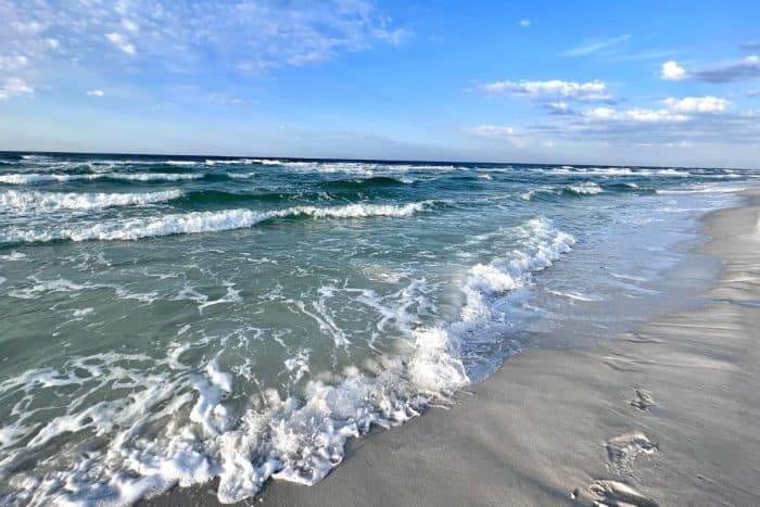 waves crashing the beach in Destin Florida