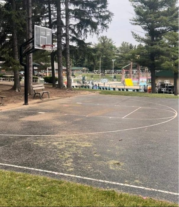 basketball court at Jellystone