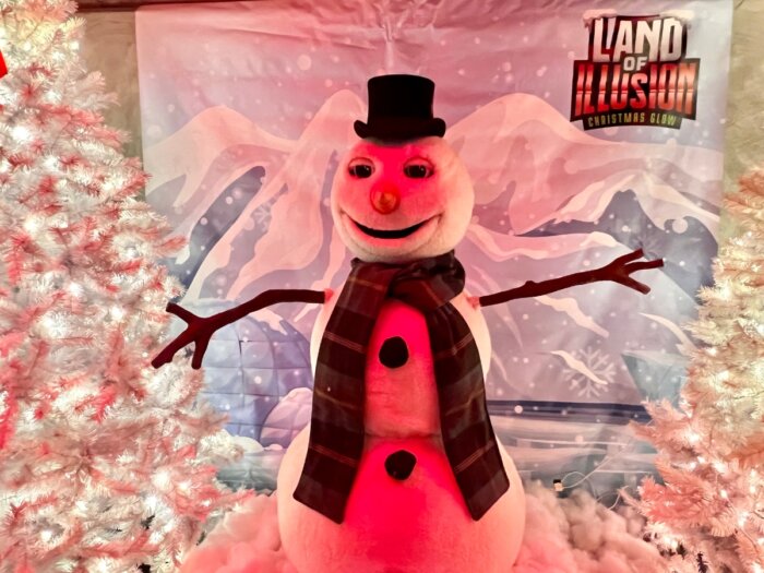 animatronic snowman at Land of Illusion Christmas Glow