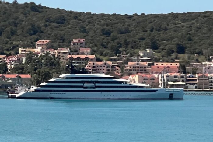 Emerald Azzurra Luxury Yacht