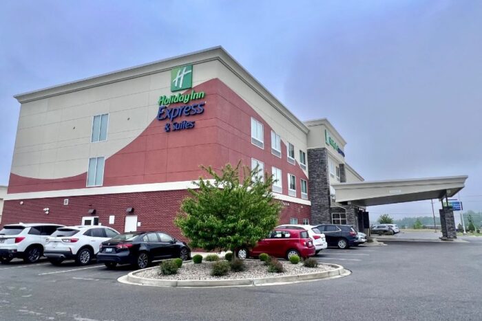 Holiday Inn Express and Suites in Madisonville KY