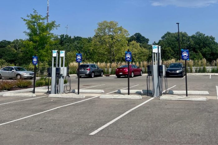 electric car charging stations at Cincinnati Art Museum 