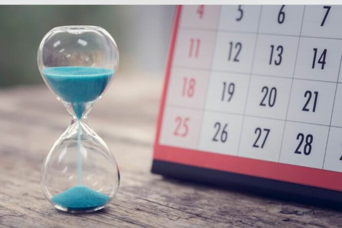 hour glass and Calendar 