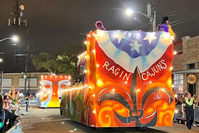 Ragin Cajuns parade float