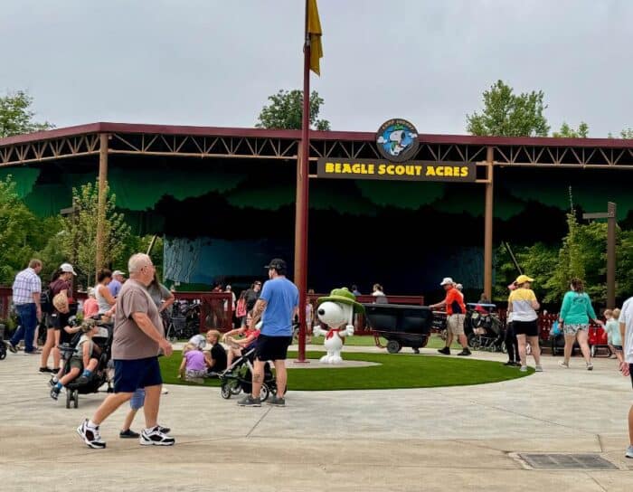 Beagle Scout Acres at Camp Snoopy