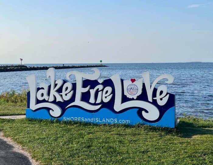 Lake Erie Love sign