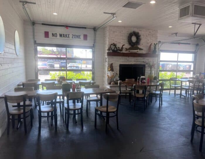 dining area Jolly Roger's Seafood House