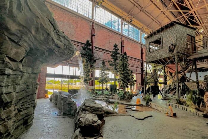 Outdoor Adventure Center in Detroit