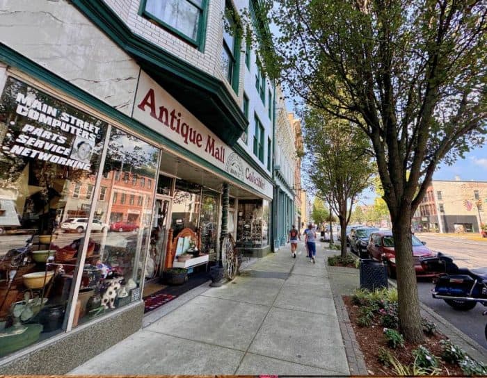 antique shop in downtown Madison Indiana