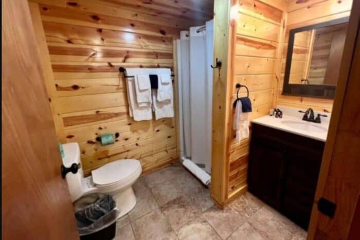 bathroom of Sportsman cabin
