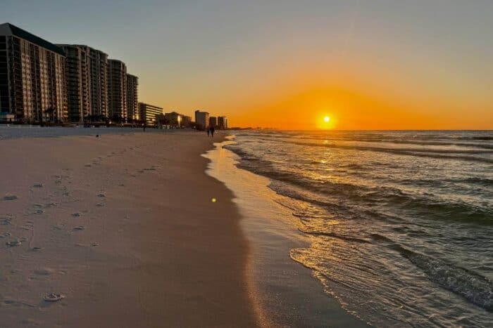 scenic beach view in Destin Florida 