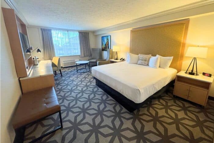 Deluxe Waterview Suite at The Galt House Hotel