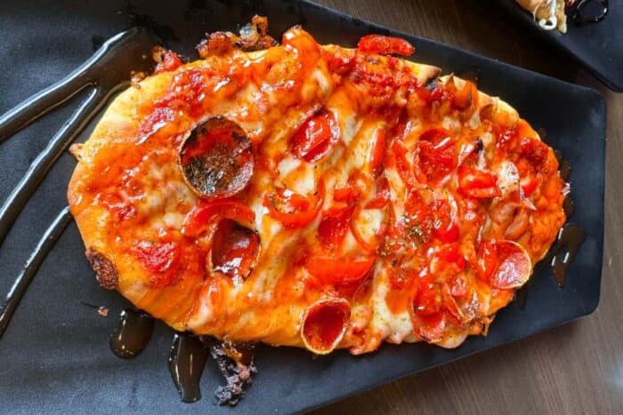 Hot Shot Flatbread at PAR 3 Newport on the Levee