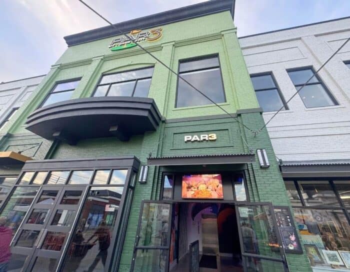 PAR 3 Newport on the Levee