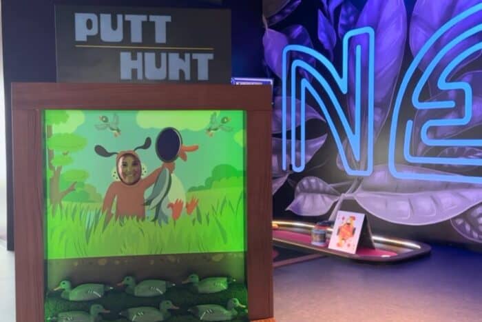 mini golf at PAR 3 Newport on the Levee