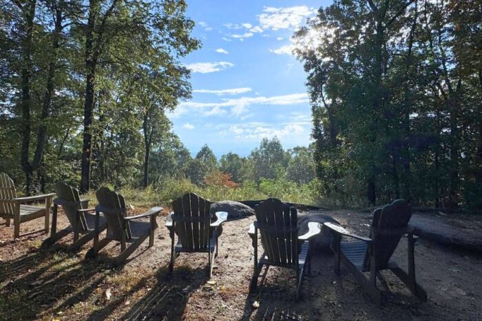 outdoor seating at Len Foot Hike Inn in Georgia
