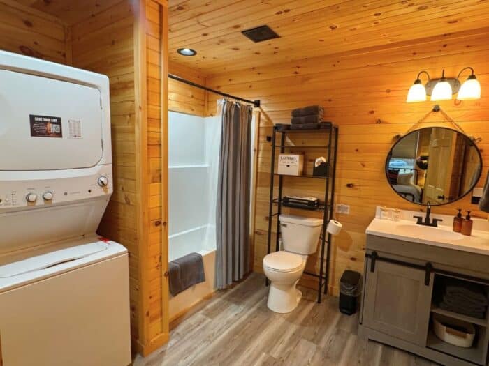 bathroom at the Mariner Cabin at Cabins on the Cumberland in KY