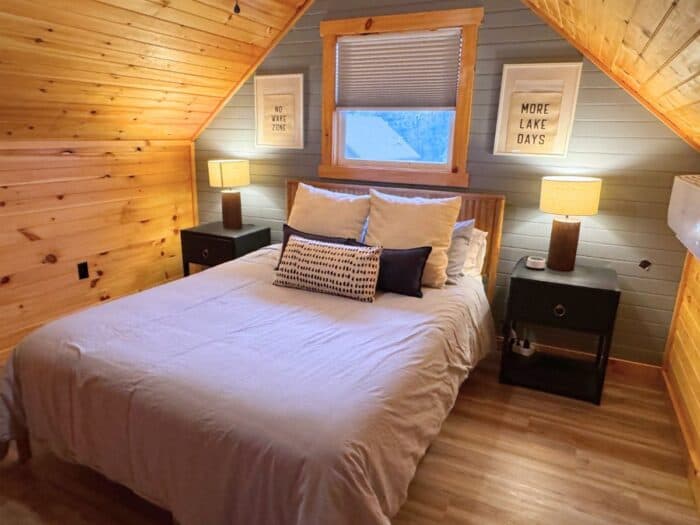 loft bedroom at Mariner Cabin at Cabins on the Cumberland in KY