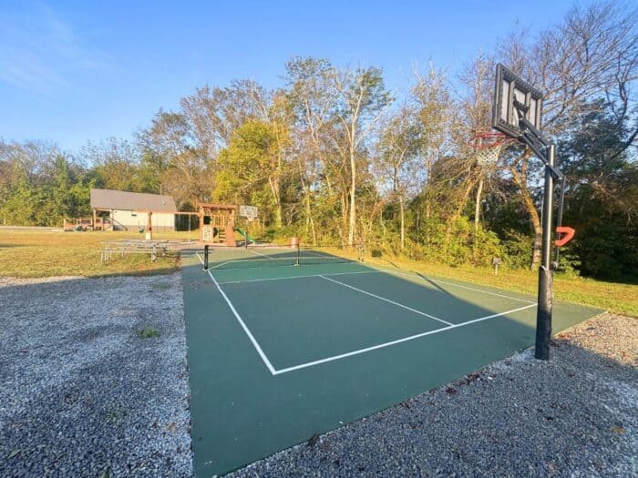 pickleball court at Cabins of the Cumberland in KY